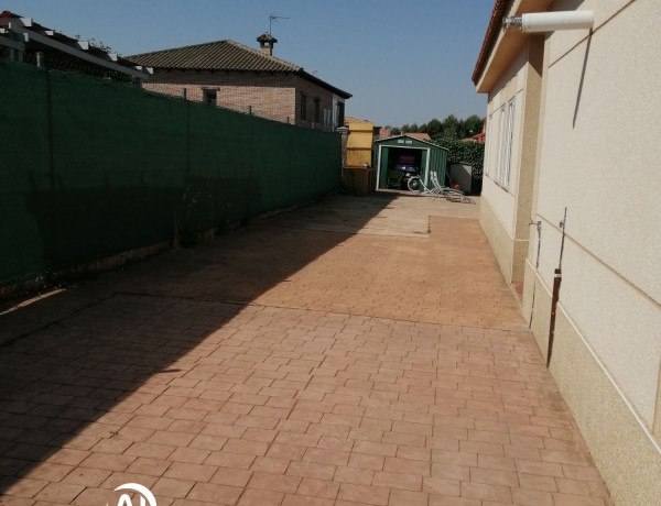 Chalet independiente en venta en , Chiloeches photo 4