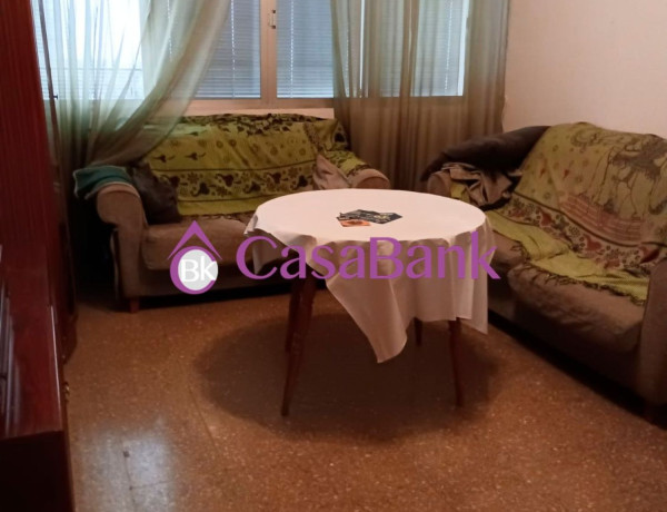 Bajo en venta en  Urb. SANTA ROSA, Distrito Santa Rosa - Valdeolleros photo 1