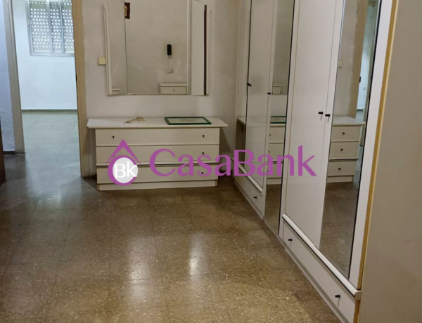 Bajo en venta en  Urb. SANTA ROSA, Distrito Santa Rosa - Valdeolleros photo 2