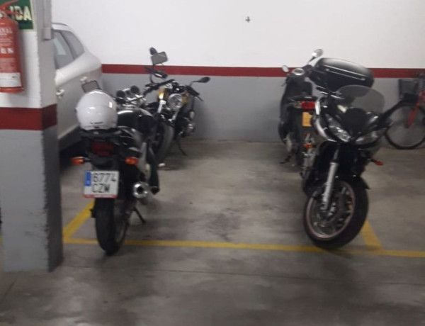 Продается гараж по адресу  Calle Galicia , Sevilla photo 1