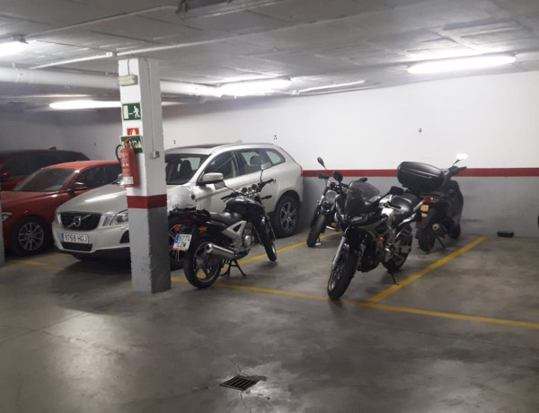 Продается гараж по адресу  Calle Galicia , Sevilla photo 2