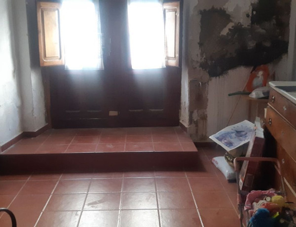Casa de pueblo en venta en calle Castaños photo 4