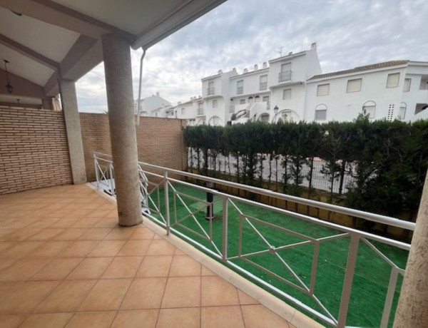 Chalet adosado en venta en  Calle de los Zarapitos, 8 , Ayamonte photo 1