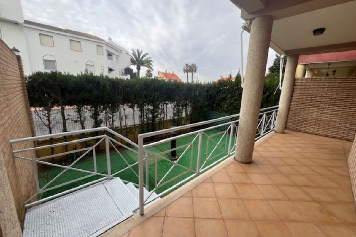 Venta de chalet adosado en Calle de los Zarapitos, 8 , Ayamonte photo 2