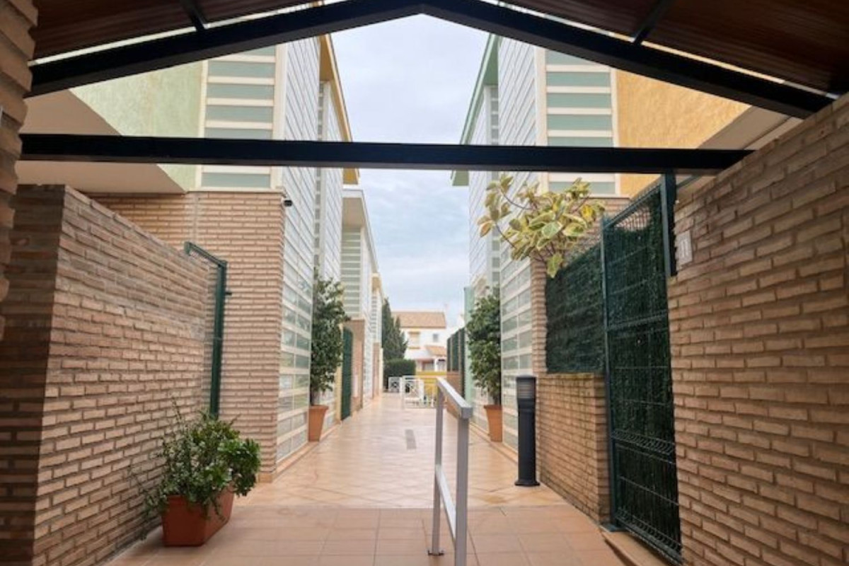 Venta de chalet adosado en Calle de los Zarapitos, 8 , Ayamonte photo 3
