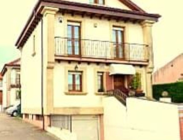 Detached villa for sale in Cueto , Santander photo 1