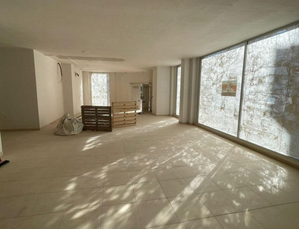 Local en venta en Mestrets photo 2