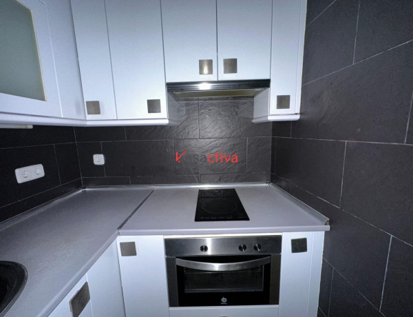 First floor for sale in  Calle de la Madera, Madrid photo 4
