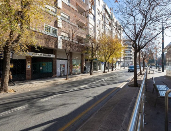 Garaje en venta en Avenida de la Constitución , Granada photo 1