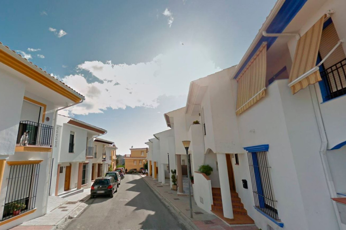 Продажа таунхауса в Calle Amapola s/n , Алмуньекар photo 3