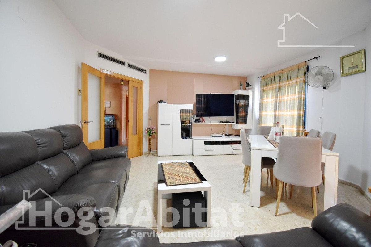 Продажа квартиры на Calle Parpalló, Гандия
photo 1