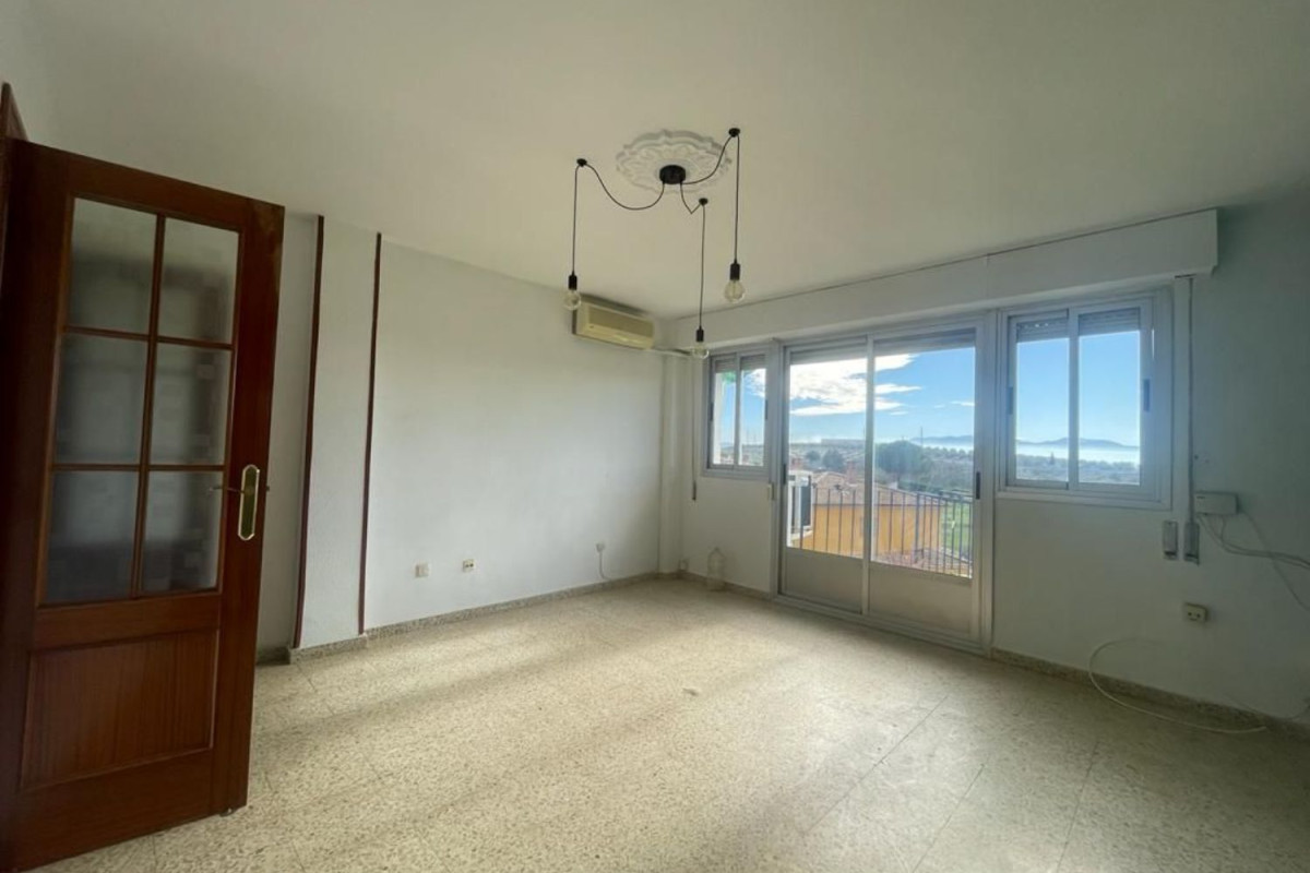 Продажа квартиры на Calle Núcleo Residencial la Paz, Линарес
 photo 4