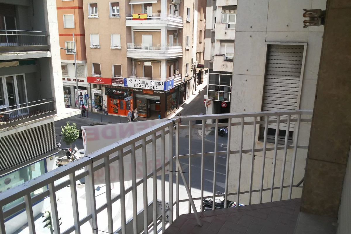 Продажа квартиры на Calle el Rastro, Дистри́кто Авда де Мадрид - Пº де ла Эстасьон
photo 2