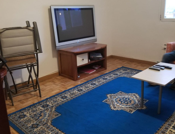 Piso en venta en Avenida Solvay, 22, Torrelavega photo 1