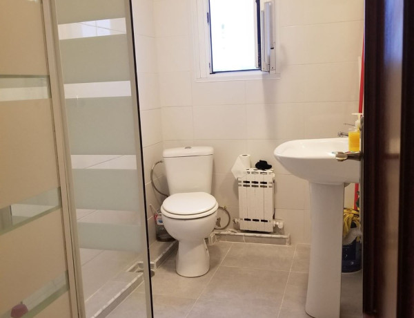 Piso en venta en Avenida Solvay, 22, Torrelavega thumbnail 2
