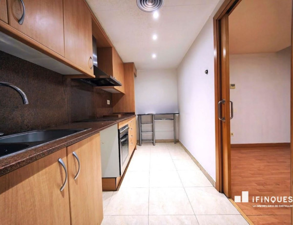First floor for sale in Gràcia , Sabadell thumbnail 2