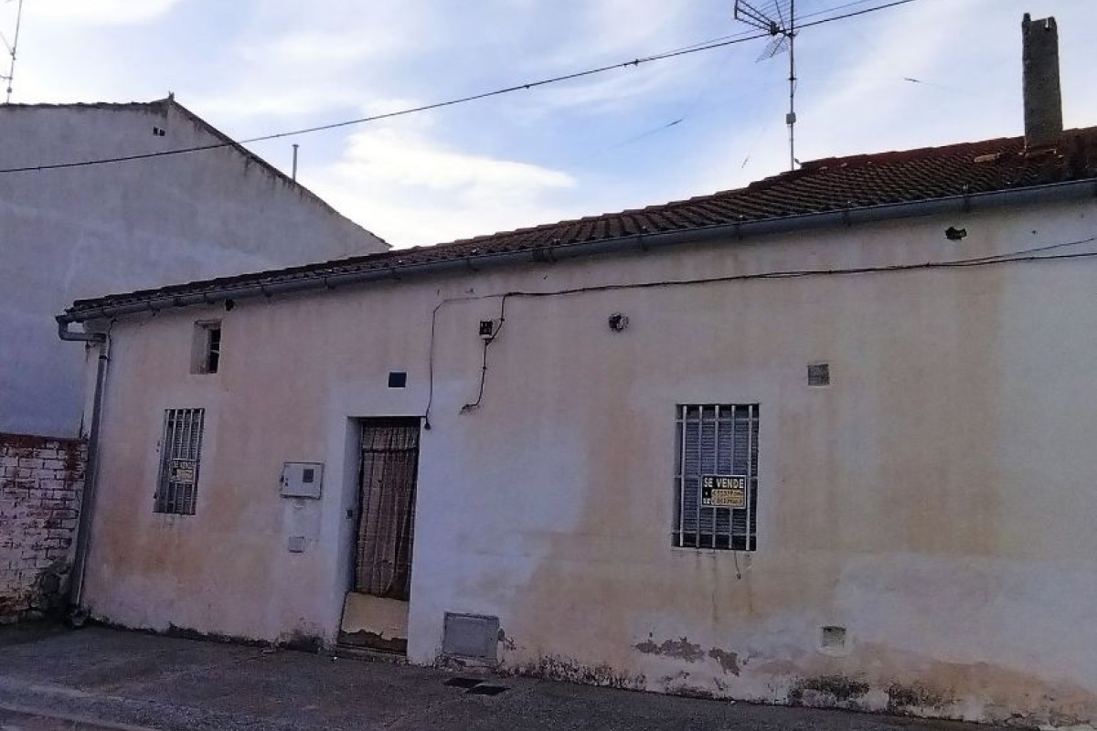 Casa o chalet independiente en venta en calle Hermanos Ramos Saez, 17, Velayos
photo 1