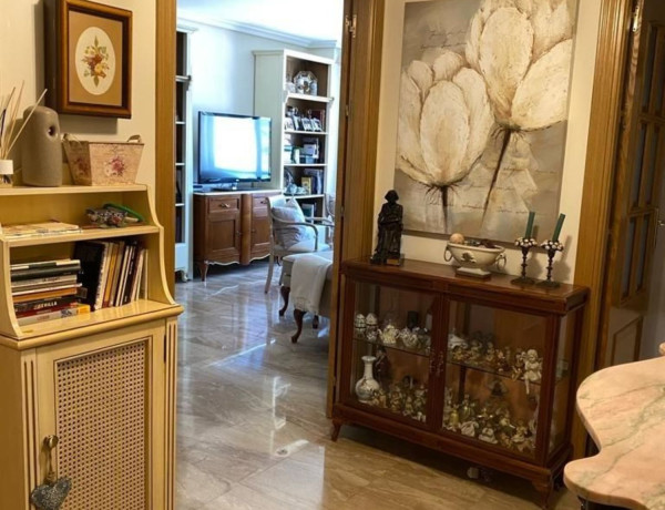 Piso en venta en  Santa Rosa - Valdeolleros , Distrito Santa Rosa - Valdeolleros photo 3