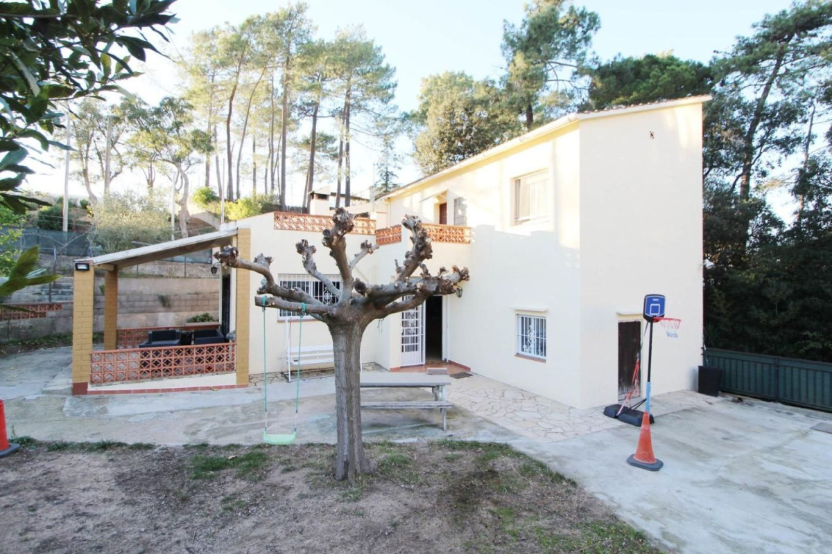 Sprzedaż niezależnego domku jednorodzinnego w  Calle Platja d'Aro, 66, Lloret de Mar photo 2