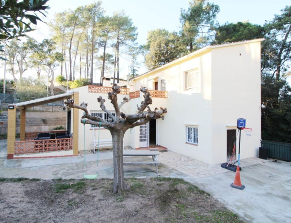 Detached villa for sale in Calle Platja d'Aro, 66, Lloret de Mar thumbnail 1