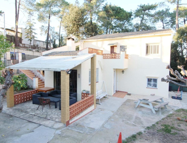 Detached villa for sale in Calle Platja d'Aro, 66, Lloret de Mar thumbnail 2