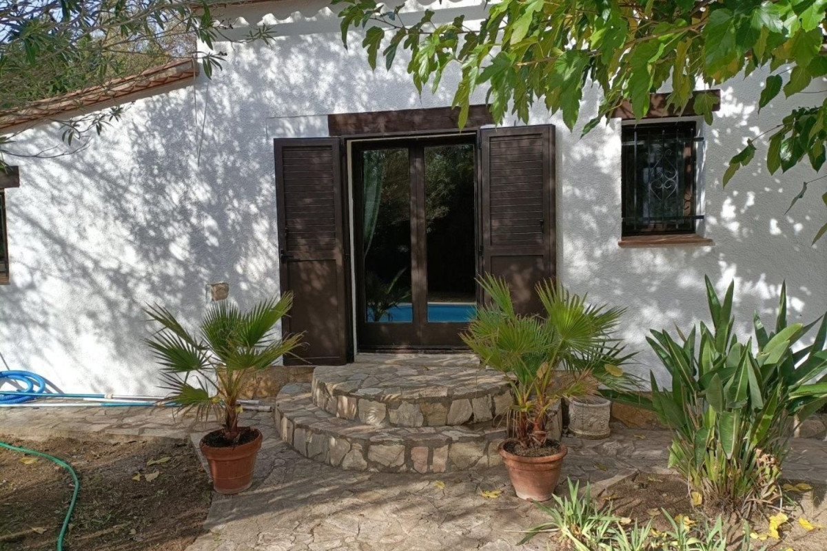 Sale of independent chalet in Cabanyes-Mas Ambrós-Mas Pallí, Calonge
photo 4