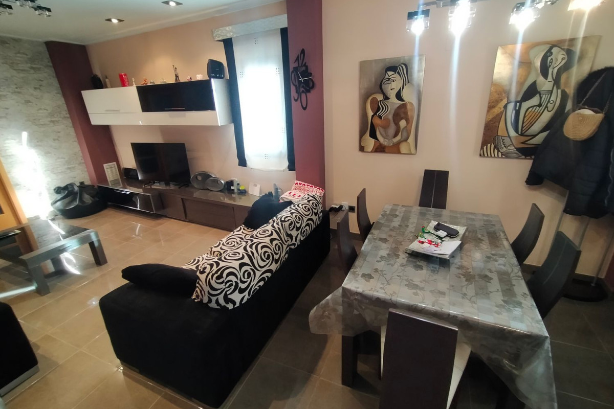 Venta de chalet adosado en  Zona Pueblo , Sueca photo 4