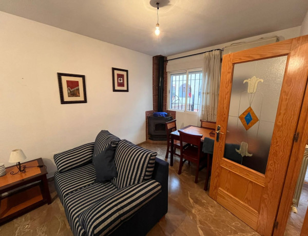 Chalet adosado en venta en Calle diego velazquez, 22 , La Zubia thumbnail 1