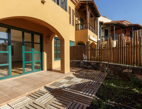 Chalet adosado en venta en Calle de Las Higueras , San Miguel de Abona thumbnail 2