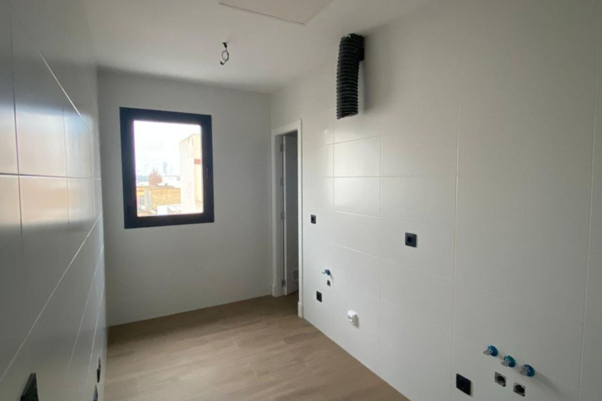 Venta de piso en Alcalá la Real s/n, Alcalá de Guadaira
 photo 2