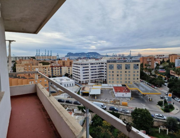 Bajo en venta en San Bernabé , Algeciras photo 1