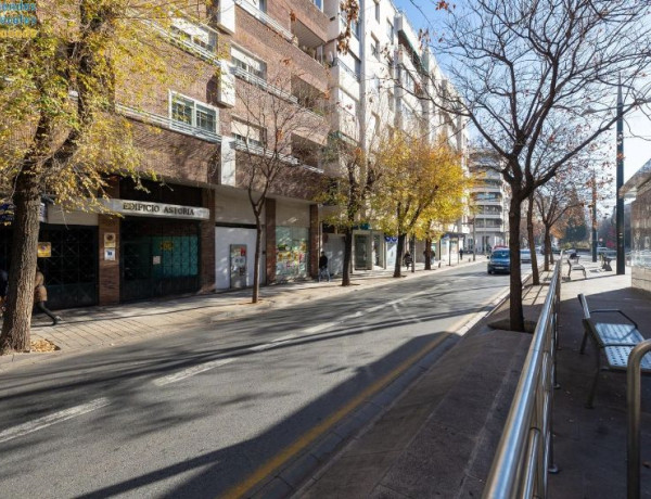 Garaje en venta en Avenida de la Constitución , Granada photo 1