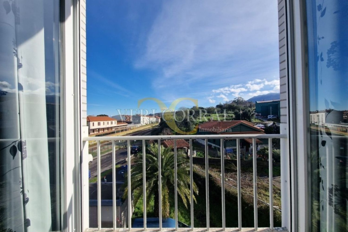 Sale of apartment in Calle la Estación, Llanes
photo 2