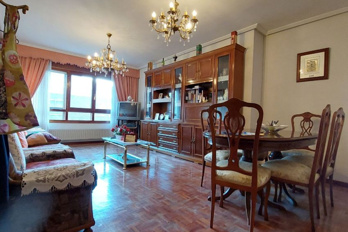 Продажа квартиры на Avenida Castilla, 85, арандa де дуэро
photo 1