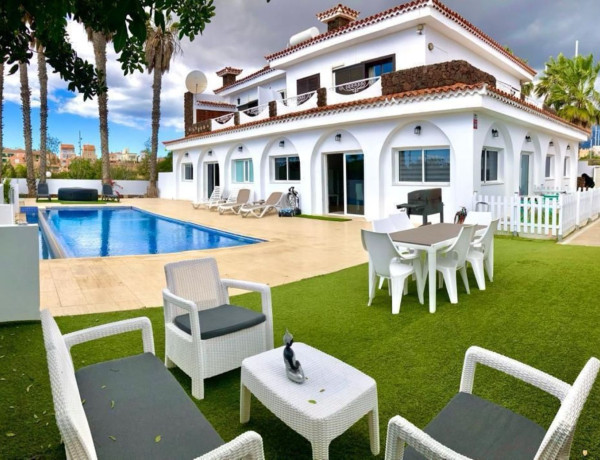 Chalet independiente en venta en Costa del Silencio-Las Galletas , Arona thumbnail 1