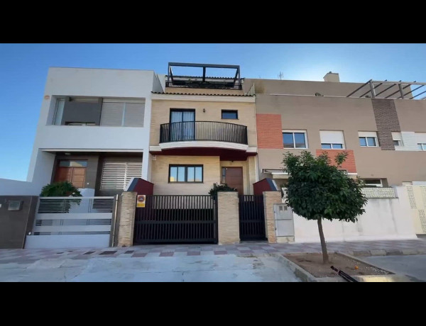 Chalet independiente en venta en , Benifaio photo 1