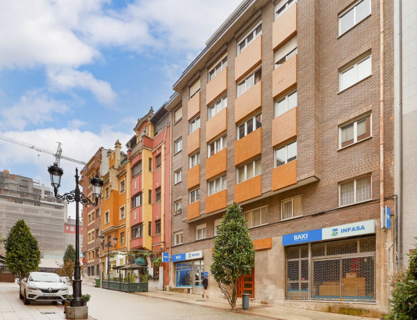 Продажа квартиры в Calle Alfonso III el Magno, 7, Oviedo thumbnail 1