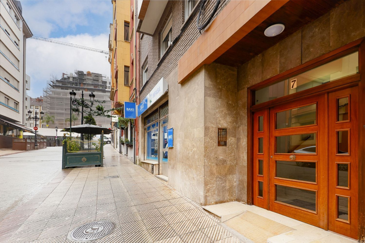 Sprzedaż mieszkania w Calle Alfonso III el Magno, 7, Owiedo
photo 4