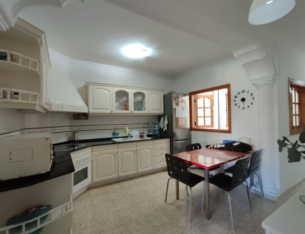 Semi-detached house for sale in Calle Maestro Rodo, 22 , Las Palmas de Gran Canaria thumbnail 2