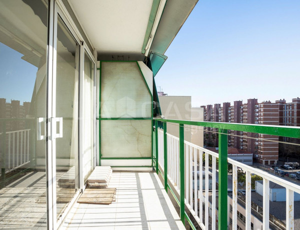 Piso en venta en  Bellvitge , Hospitalet de Llobregat photo 1