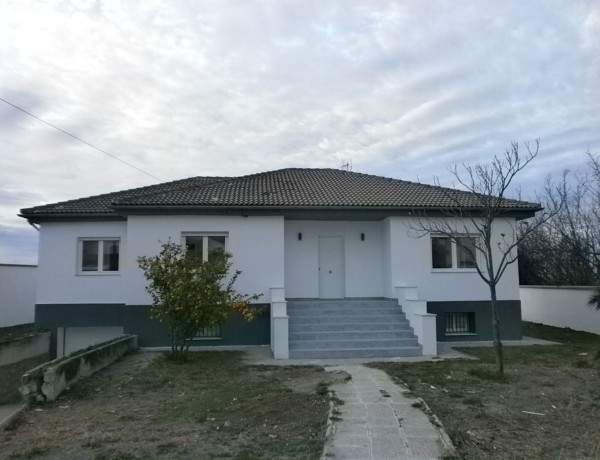 Chalet independiente en venta en , Gojar photo 1