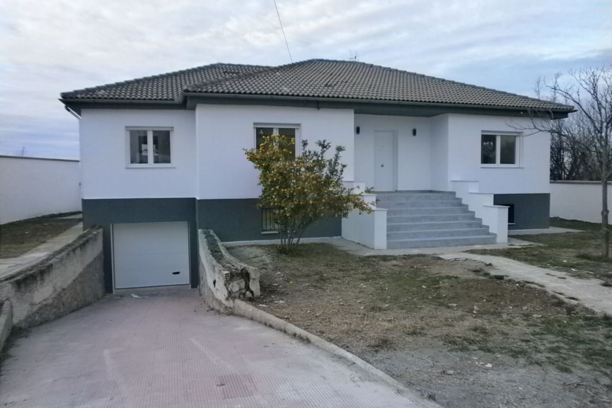 Casa o chalet independiente en venta en Urb. Los Cerezos, Gojar, Gojar
photo 3