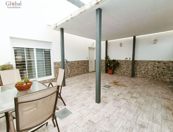 Chalet adosado en venta en  Golf Guadiana , Badajoz photo 1