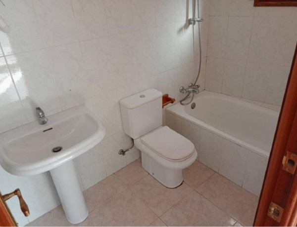 Piso en venta en  Calle de Tarragona, Lleida photo 2