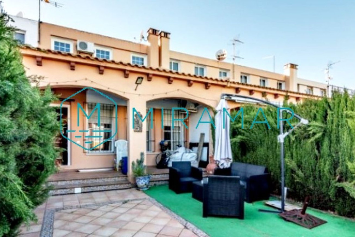 Venta de chalet adosado en Calle Alicante , Ayamonte photo 2