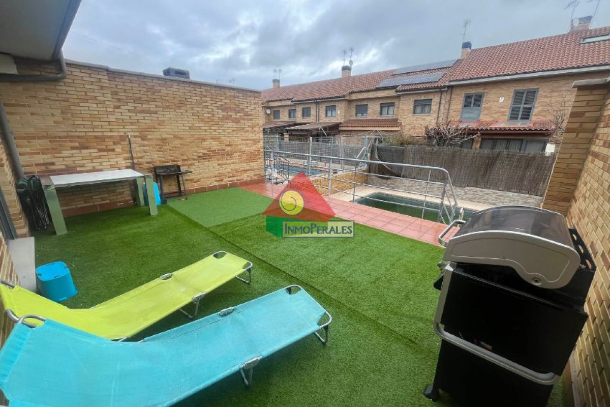 Sale of townhouse in Perales del Río , Getafe photo 1