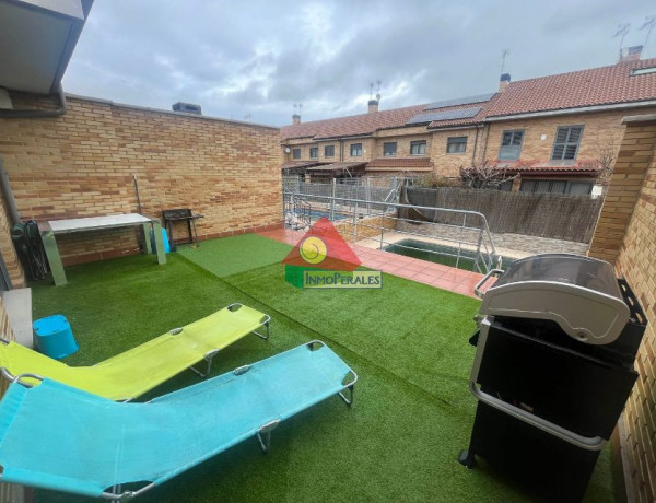 Semi-detached house for sale in  Perales del Rio , Getafe photo 1