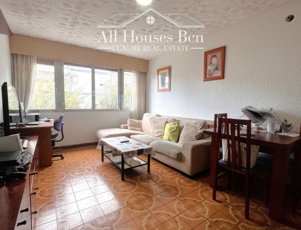 Piso en venta en Calle del Castanyer, Cornellà de Llobregat thumbnail 2