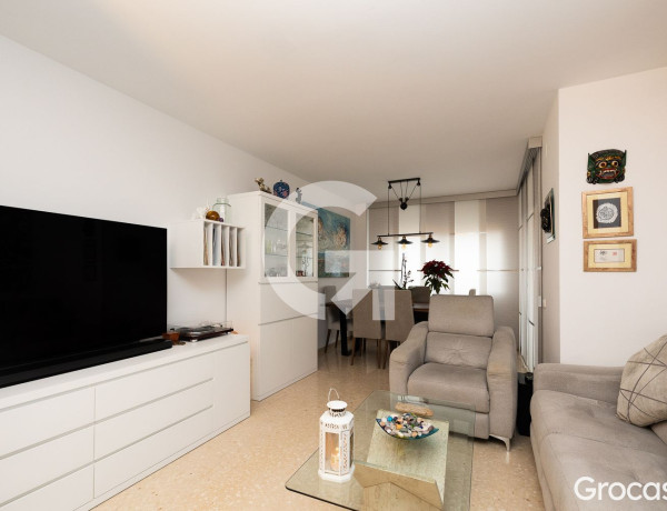 Piso en venta en  Calle Bonestar, Cornellà de Llobregat photo 4