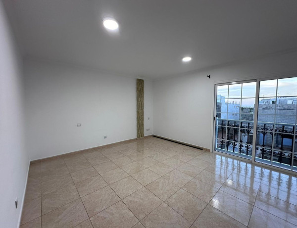 Продажа квартиры в Vecindario-Paredilla-Sardina , Santa Lucía de Tirajana thumbnail 1